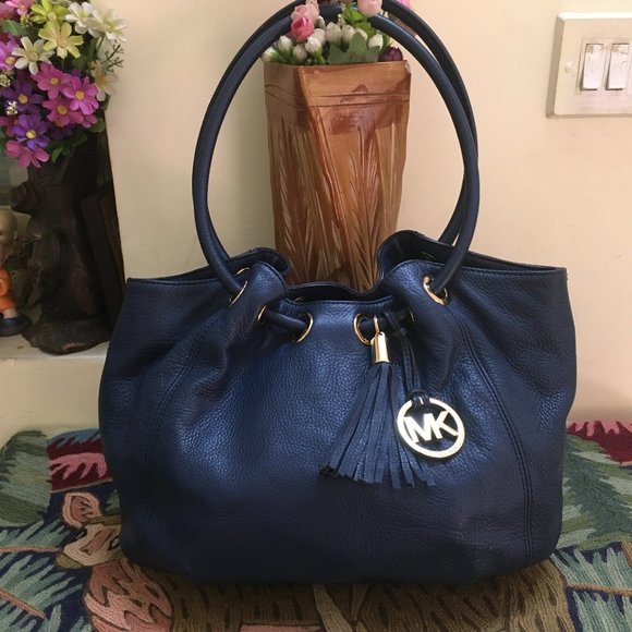 Michael Kors Handbags - Authentic Michael Kors LG Ring Tote Navy Blue